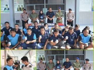Aparat Gabungan Obrak-abrik Kamar Napi di Lapas Lamongan