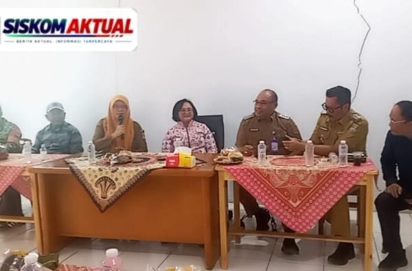Pembangunan Tanggul Saluran Pembuang Cipongodokan Pasar Kemis Telah Dimulai .